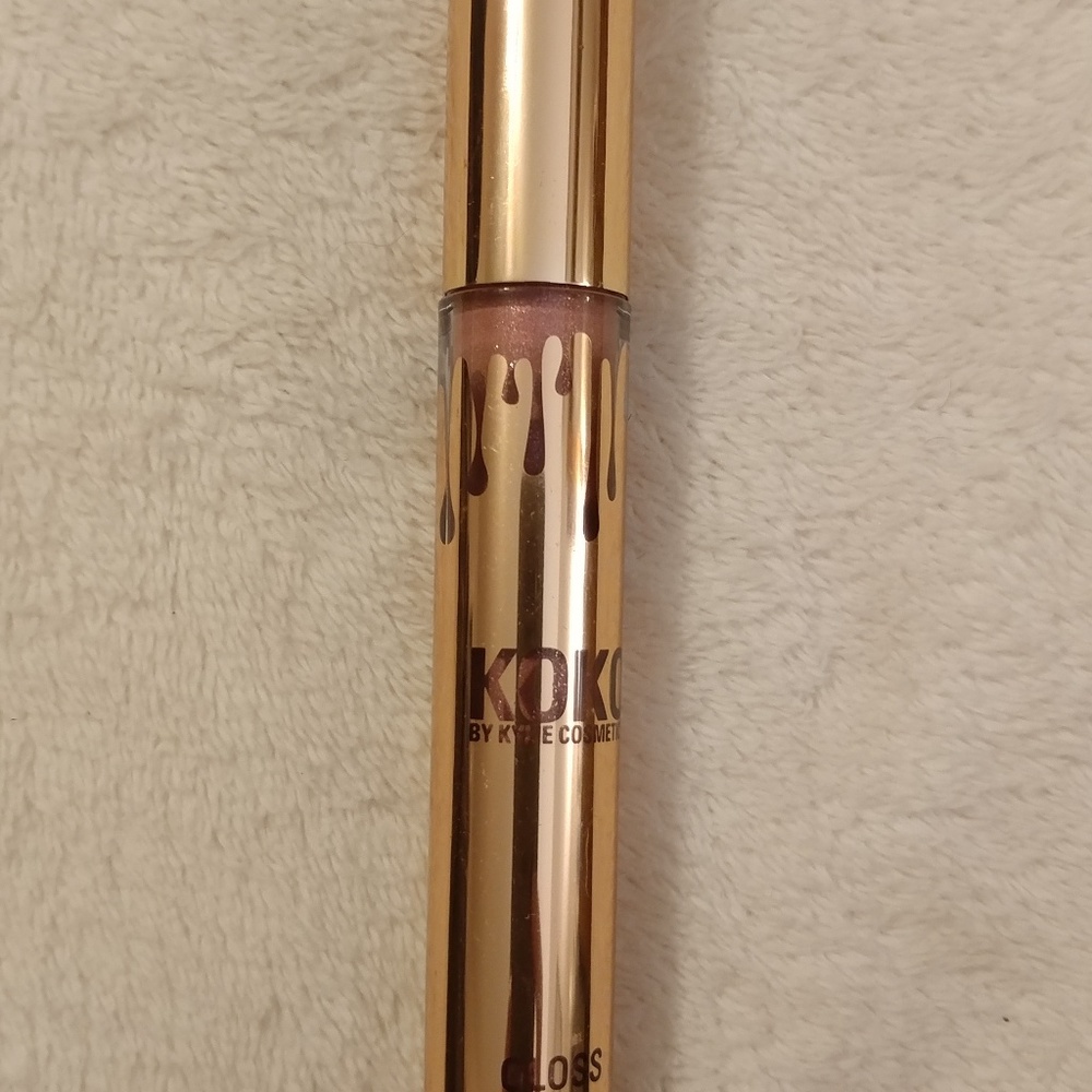 Kylie lip gloss